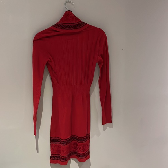 Red winter dress - Picture 5 of 6